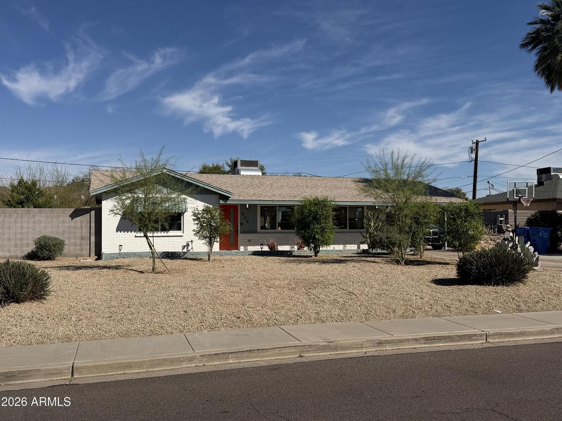 808 E Cinnabar Ave., Phoenix, AZ 85020