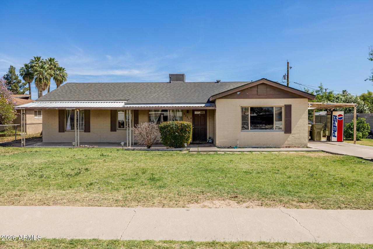 6231 N 47th Dr., Glendale, AZ 85301
