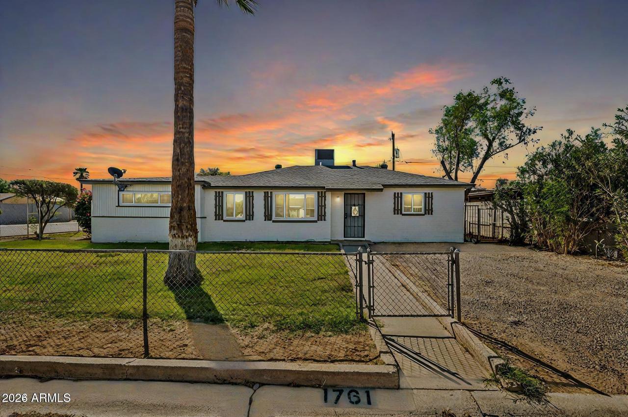 1761 E Sunland Ave., Phoenix, AZ 85040