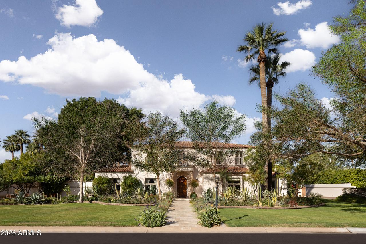 3042 N Manor Dr., Phoenix, AZ 85014