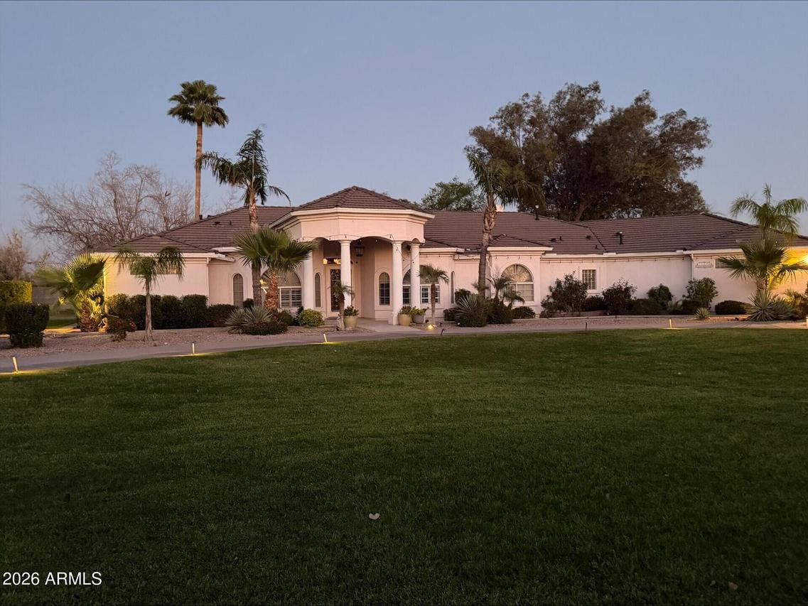 39899 N Creekside Rd., San Tan Valley, AZ 85140