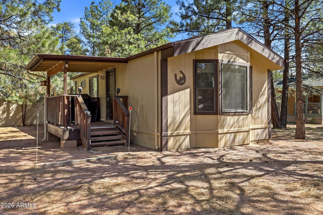 2877 Lazy Bear Tr., Overgaard, AZ 85933