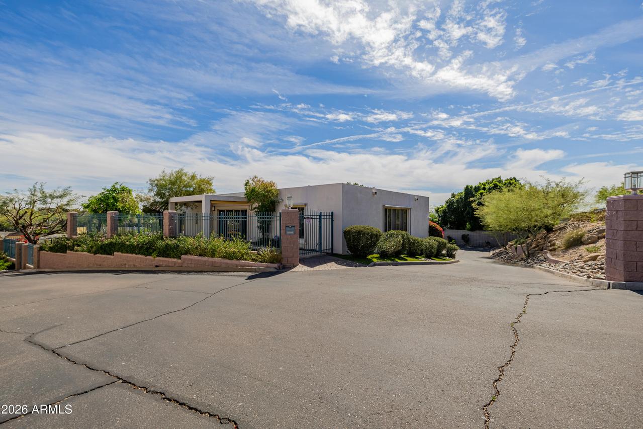 2131 E Bethany Home Rd., Phoenix, AZ 85016