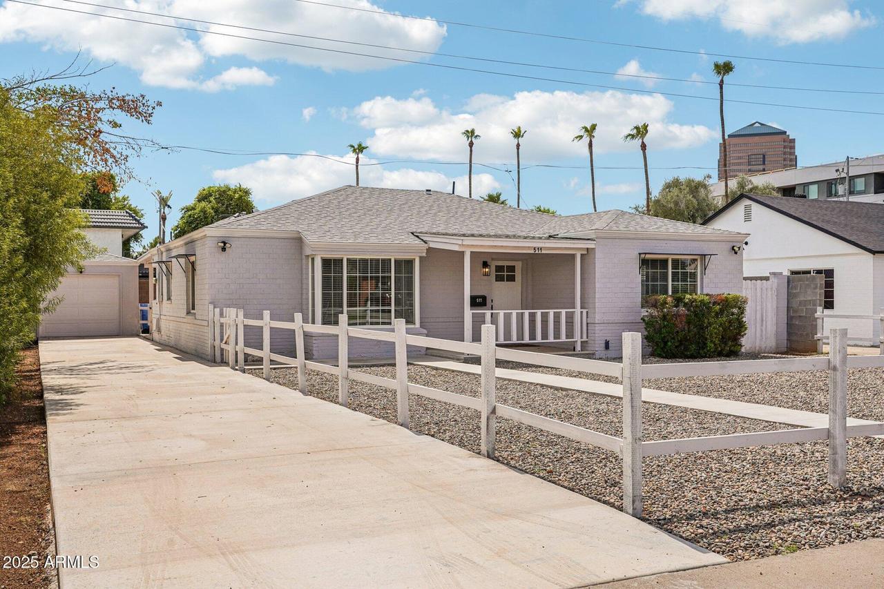 511 E Cheery Lynn Rd., Phoenix, AZ 85012