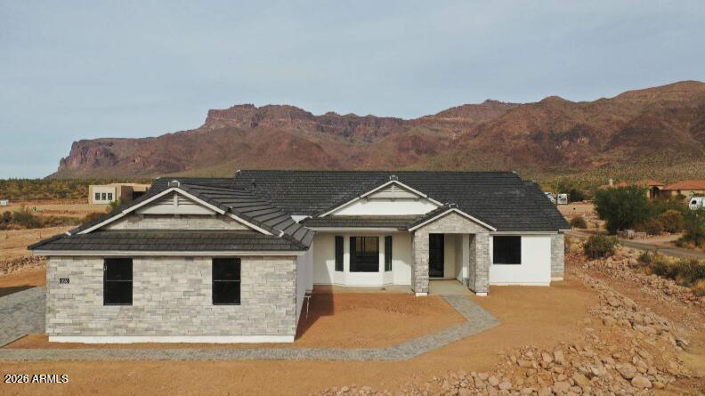 1864 E New River Rd., Phoenix, AZ 85086