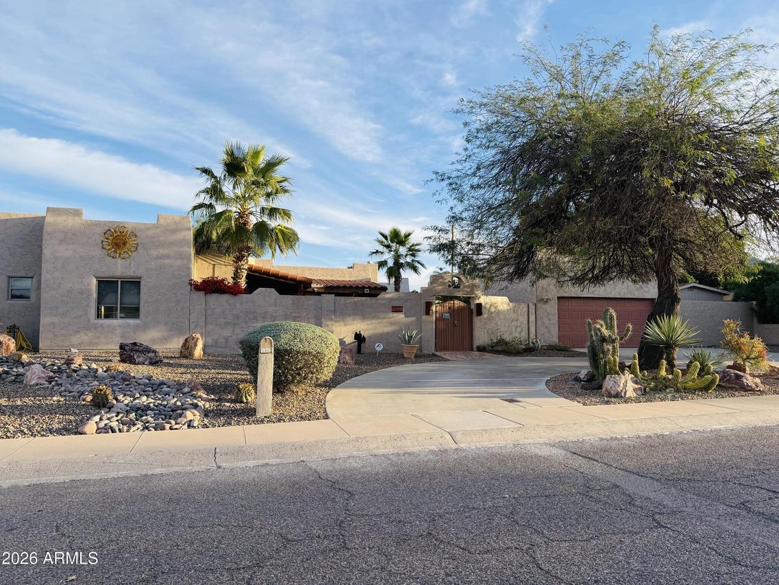 1802 E Stella Ln., Phoenix, AZ 85016