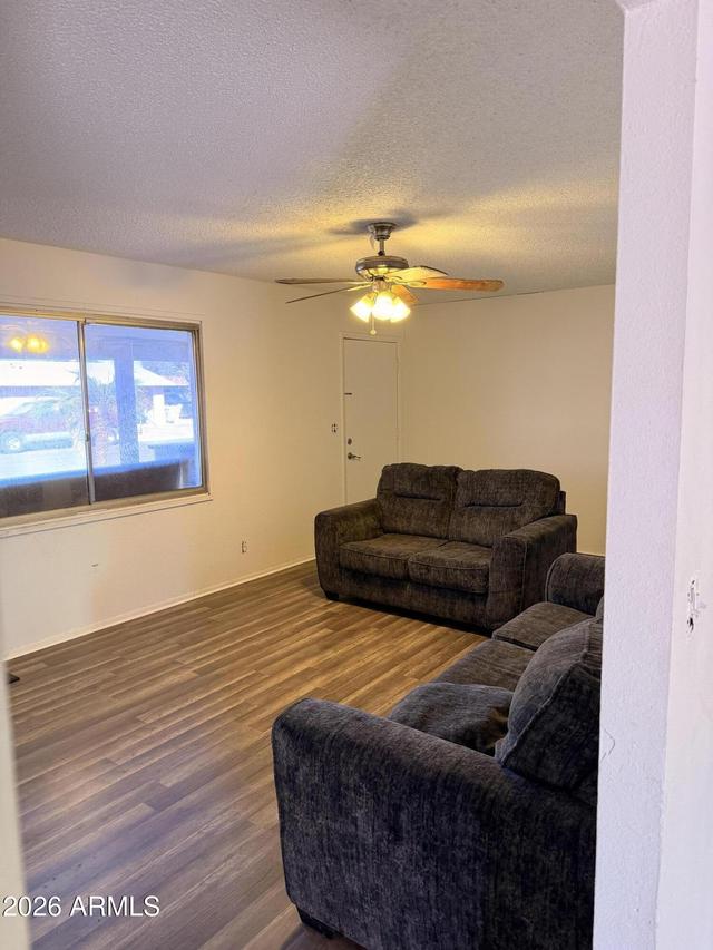 8423 N 55th Dr., Glendale, AZ 85302