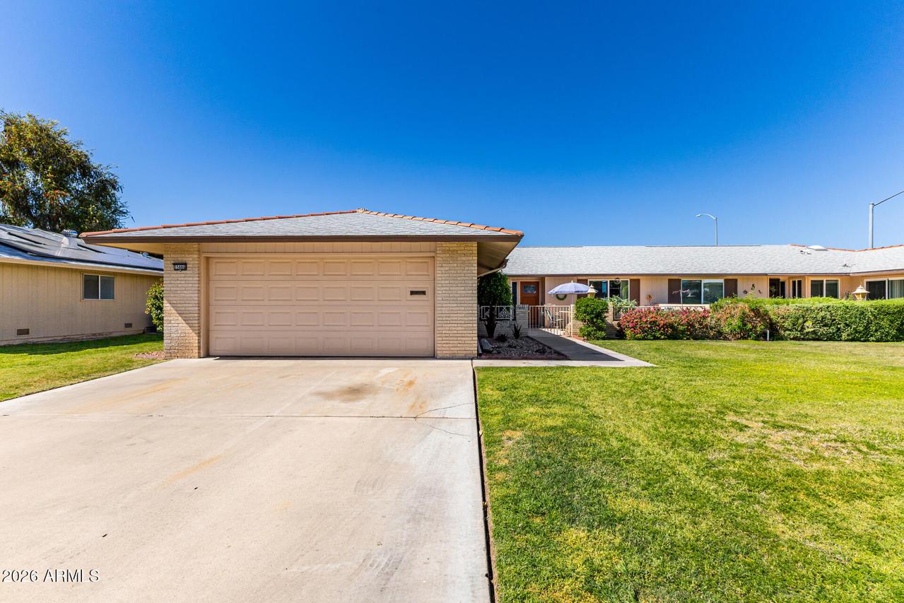 15666 N Lakeforest Dr., Sun City, AZ 85351