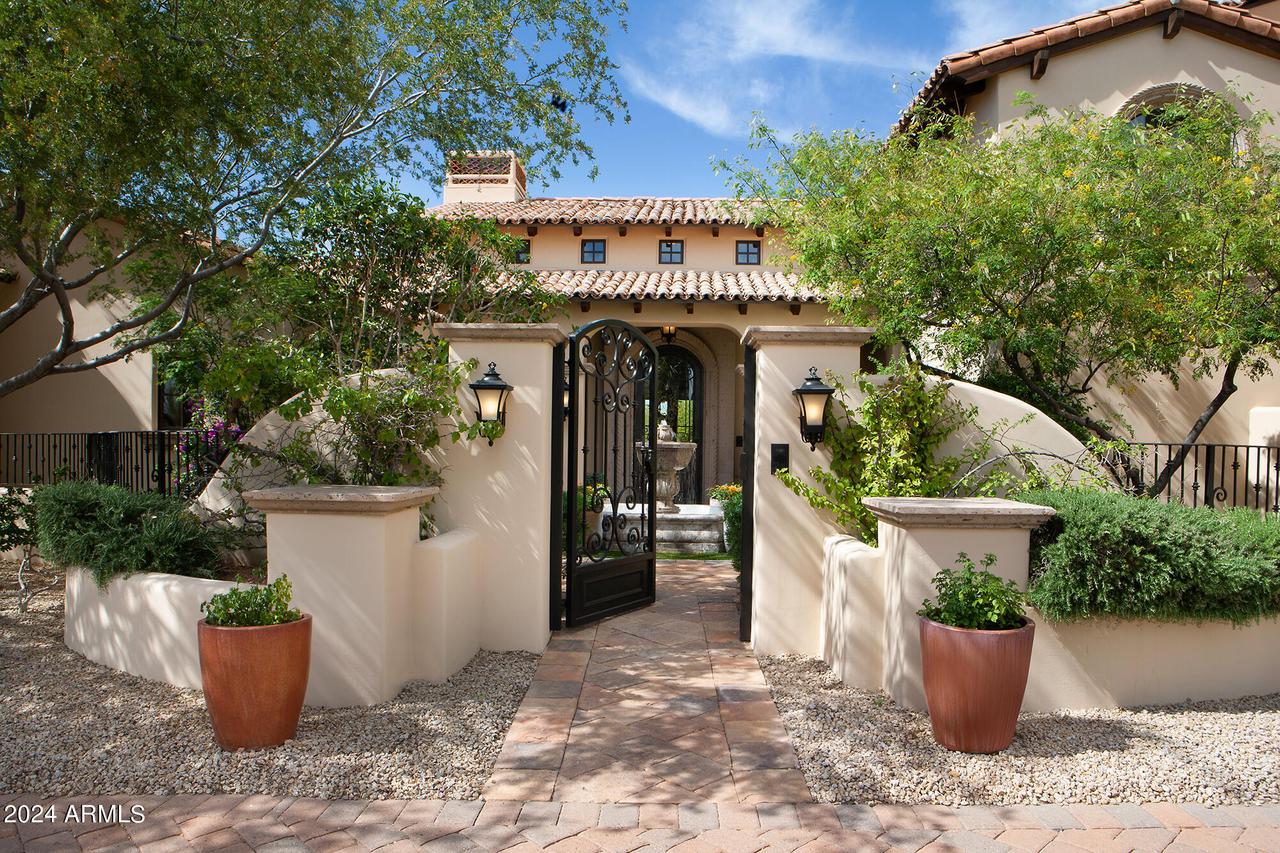 10728 E Cottontail Ln., Scottsdale, AZ 85255