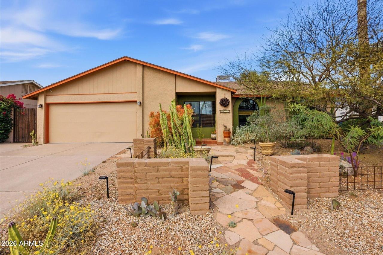 4634 E La Puente Ave., Phoenix, AZ 85044