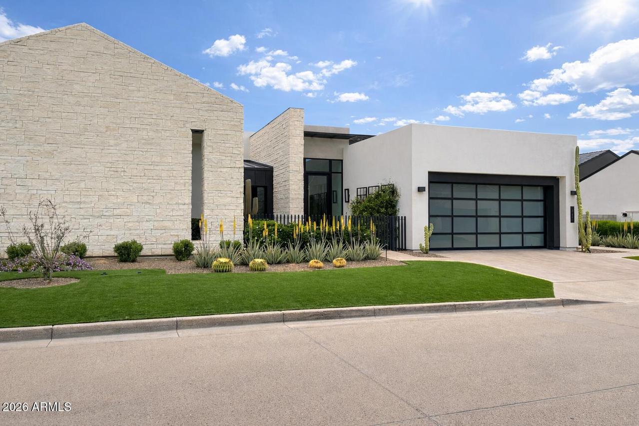 6838 E Joshua Tree Ln., Paradise Valley, AZ 85253