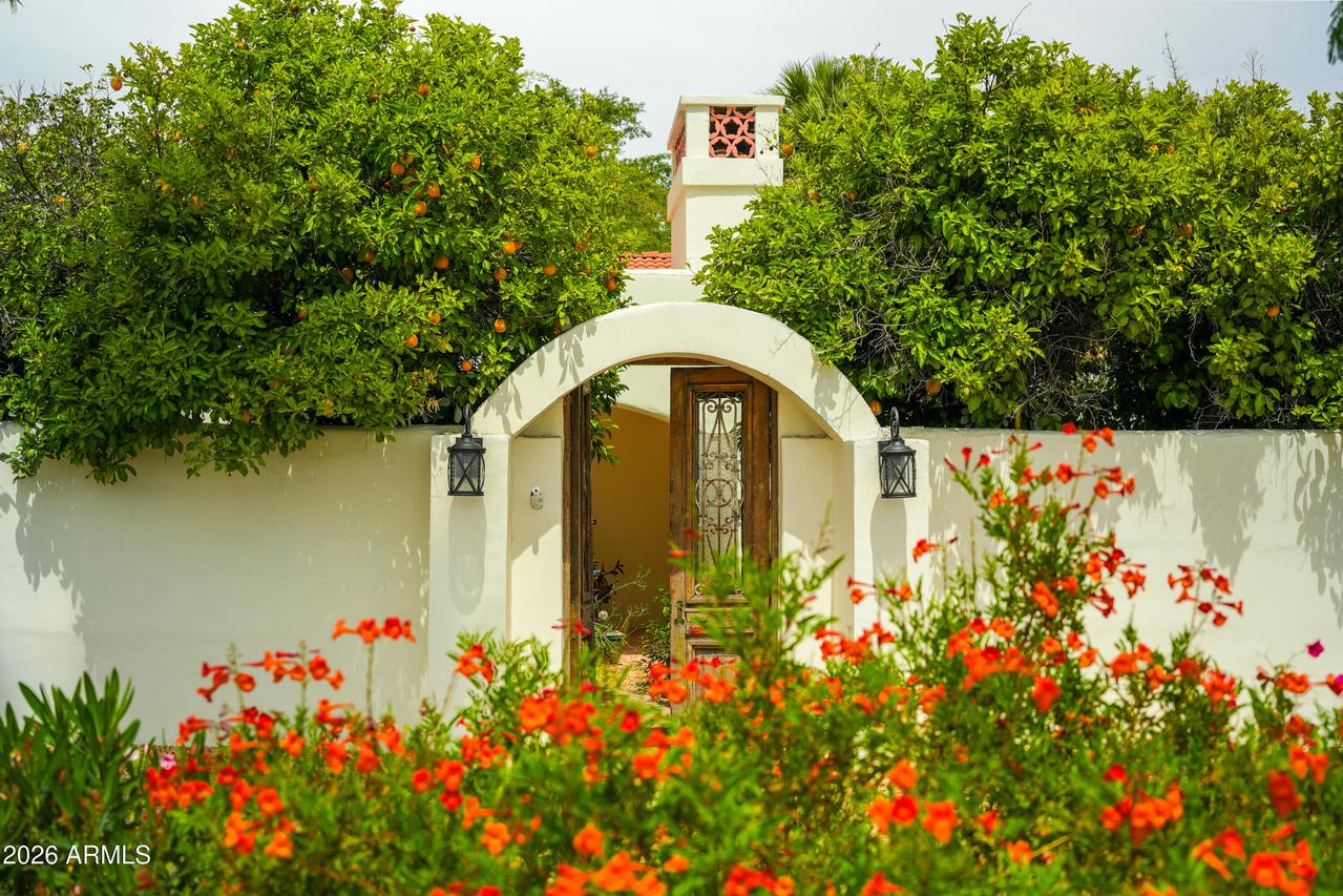 20 E Bethany Home Rd., Phoenix, AZ 85012