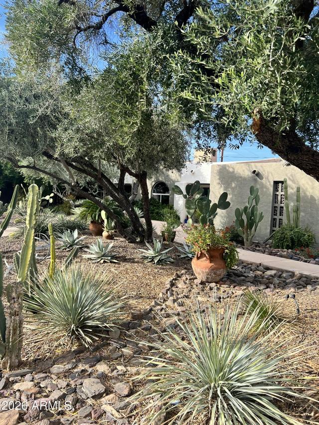 860 W Mountain View Dr., Mesa, AZ 85201