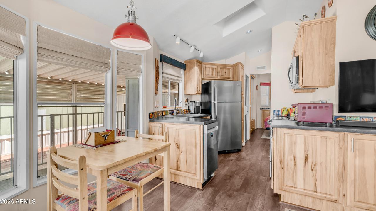 401 Hawks Eye Dr., Apache Junction, AZ 85119