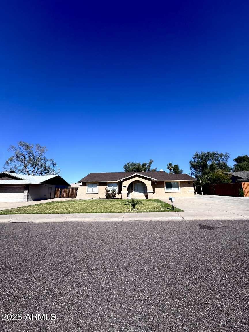 3008 W Angela Dr., Phoenix, AZ 85053
