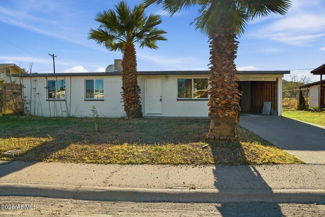 427 W Greenwich Rd., Kearny, AZ 85137