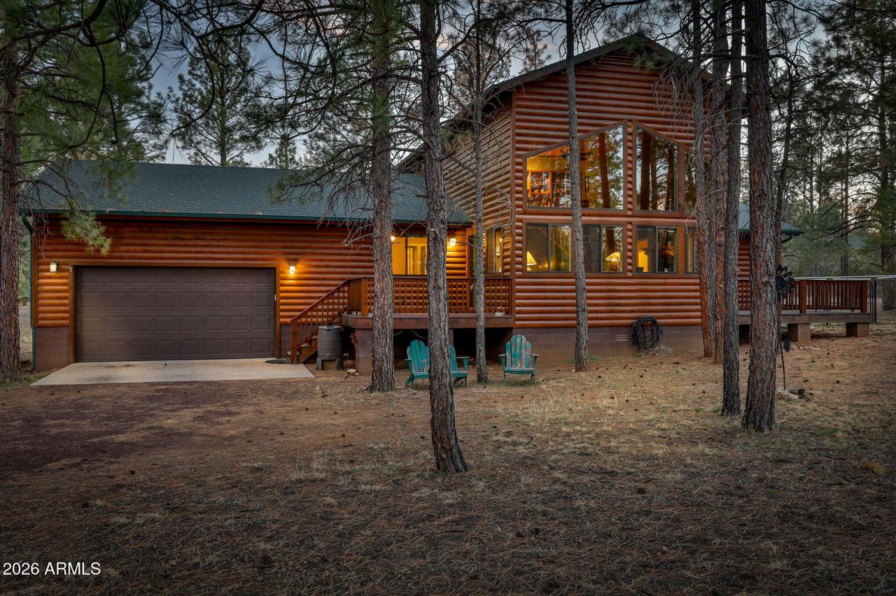 2233 Del Rio Cir., Overgaard, AZ 85933