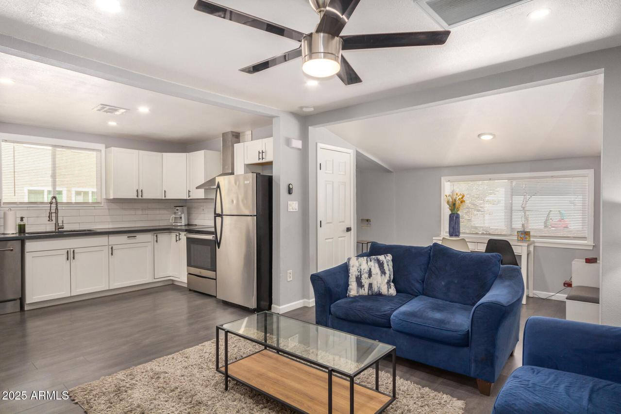 8915 N 9th Pl., Phoenix, AZ 85020