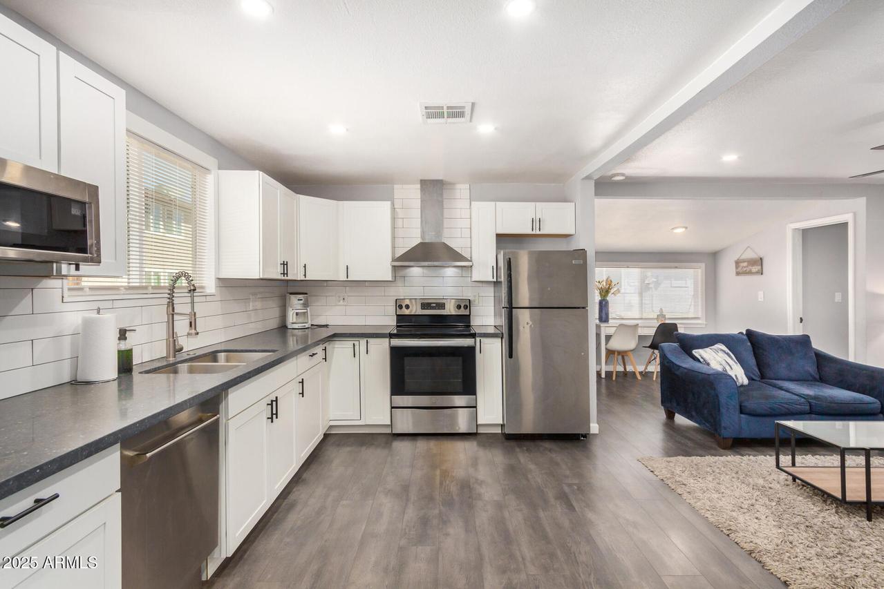 8915 N 9th Pl., Phoenix, AZ 85020