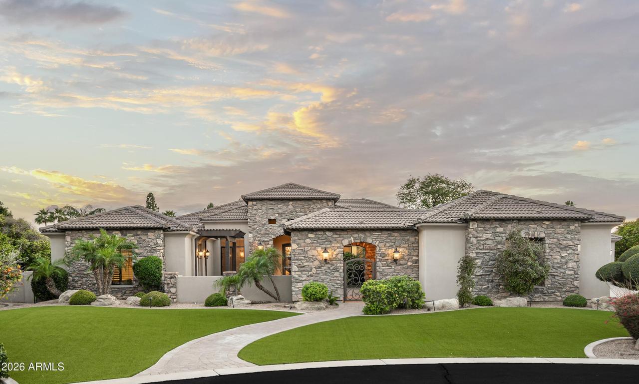 3905 E Mallory Cir., Mesa, AZ 85215