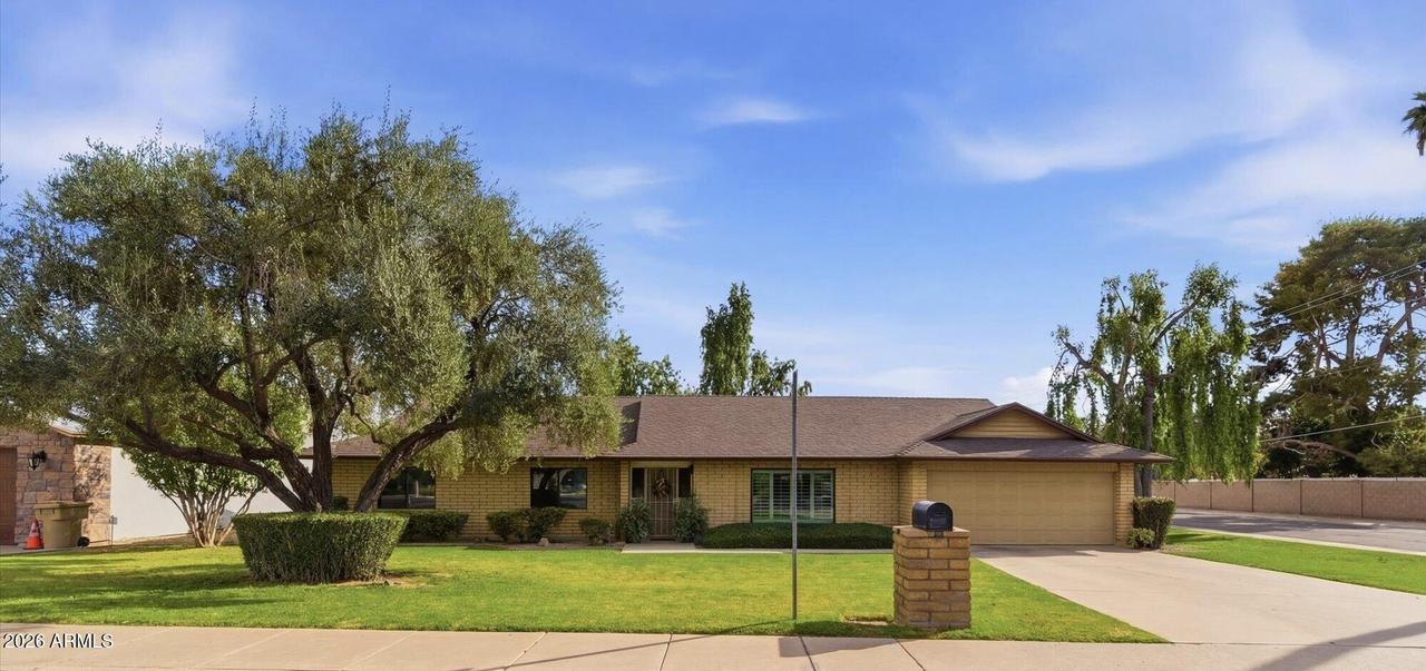 221 W Butler Dr., Phoenix, AZ 85021