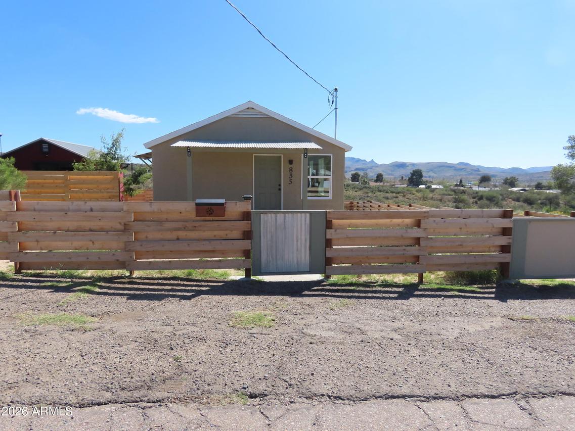 835 W Spray St., Superior, AZ 85173