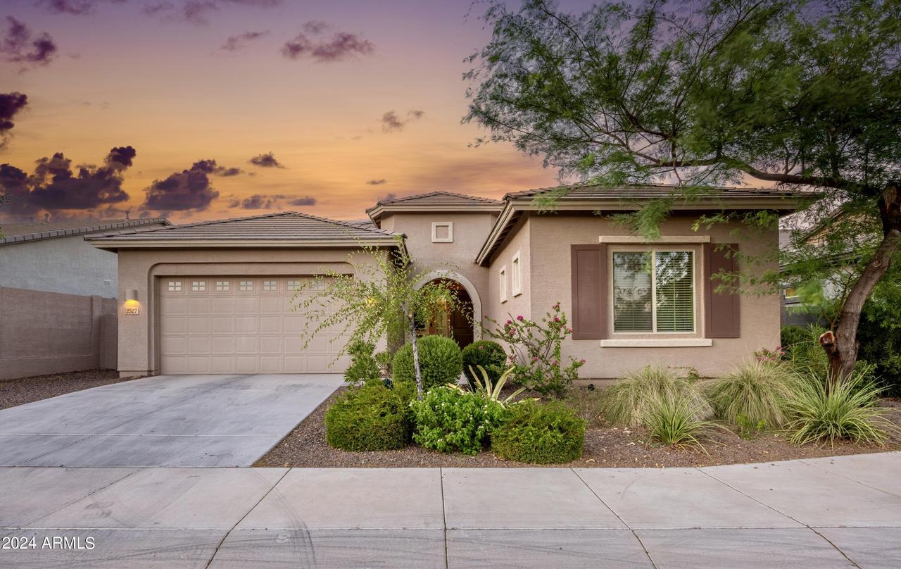 2527 N 212th Dr., Buckeye, AZ 85396