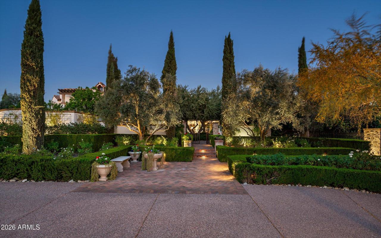 6201 N 20th St., Phoenix, AZ 85016