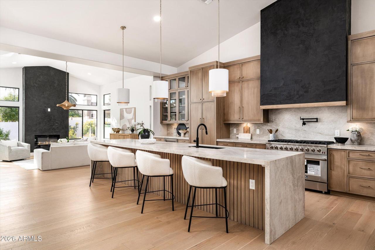 10228 N 55th Pl., Paradise Valley, AZ 85253