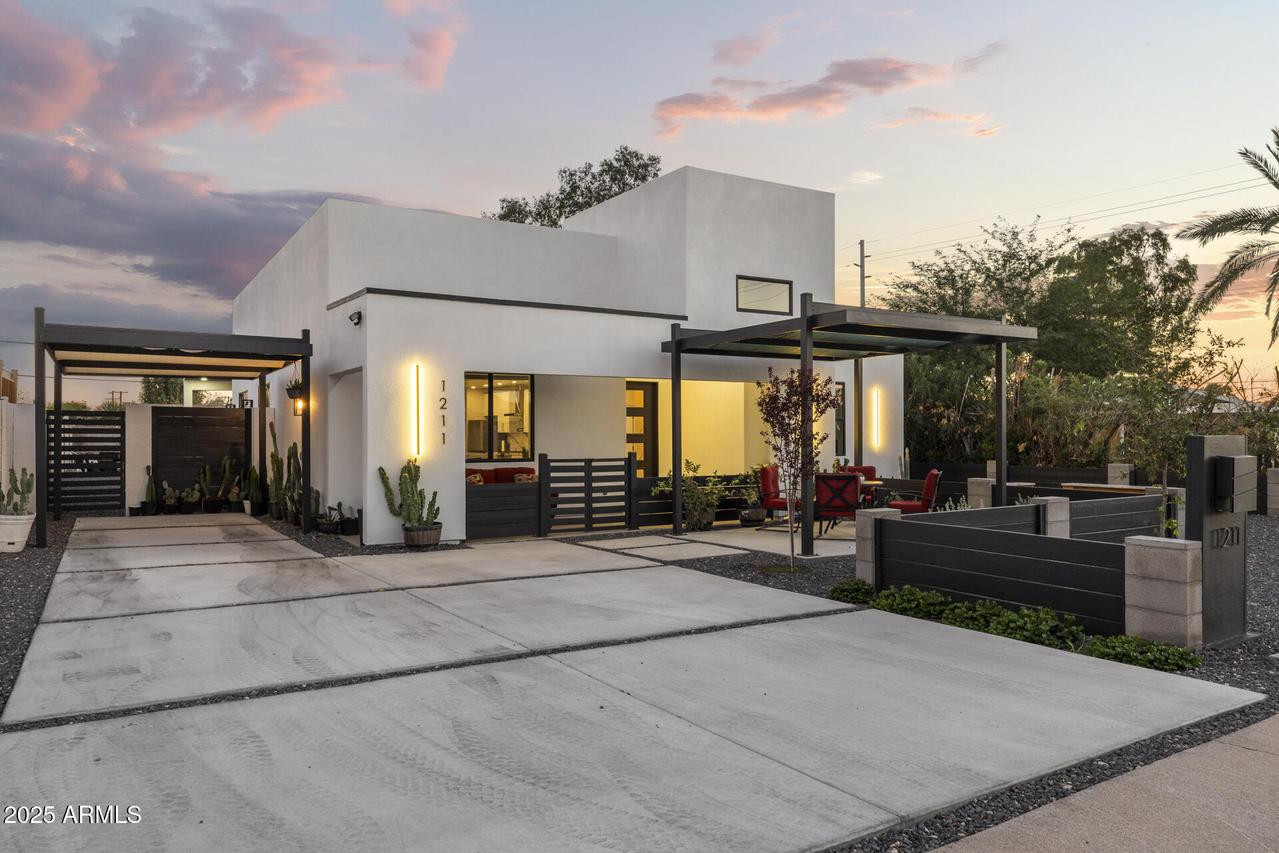 1211 E Hayward Ave., Phoenix, AZ 85020