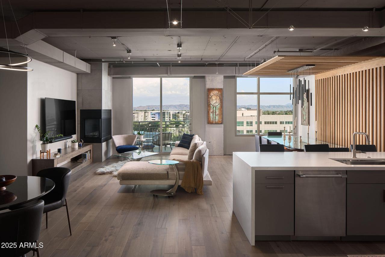 2211 E Camelback Rd. #605, Phoenix, AZ 85016