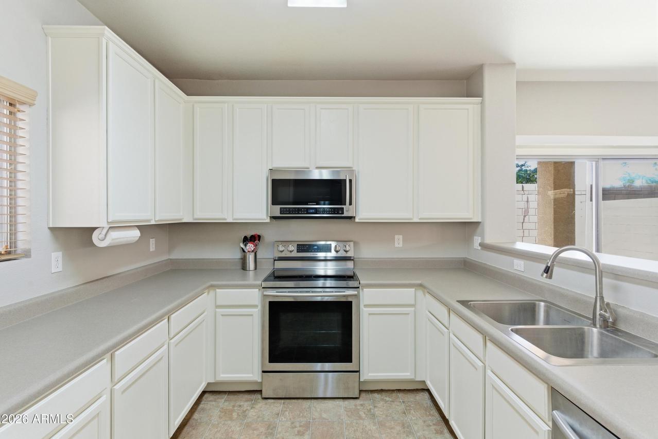 9498 N 82nd Glen, Peoria, AZ 85345