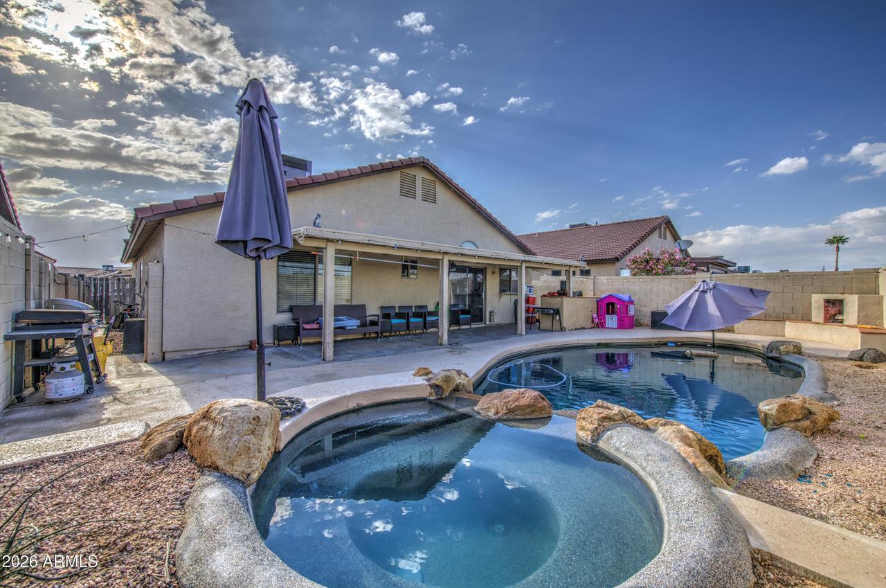 8673 N 112th Ave., Peoria, AZ 85345