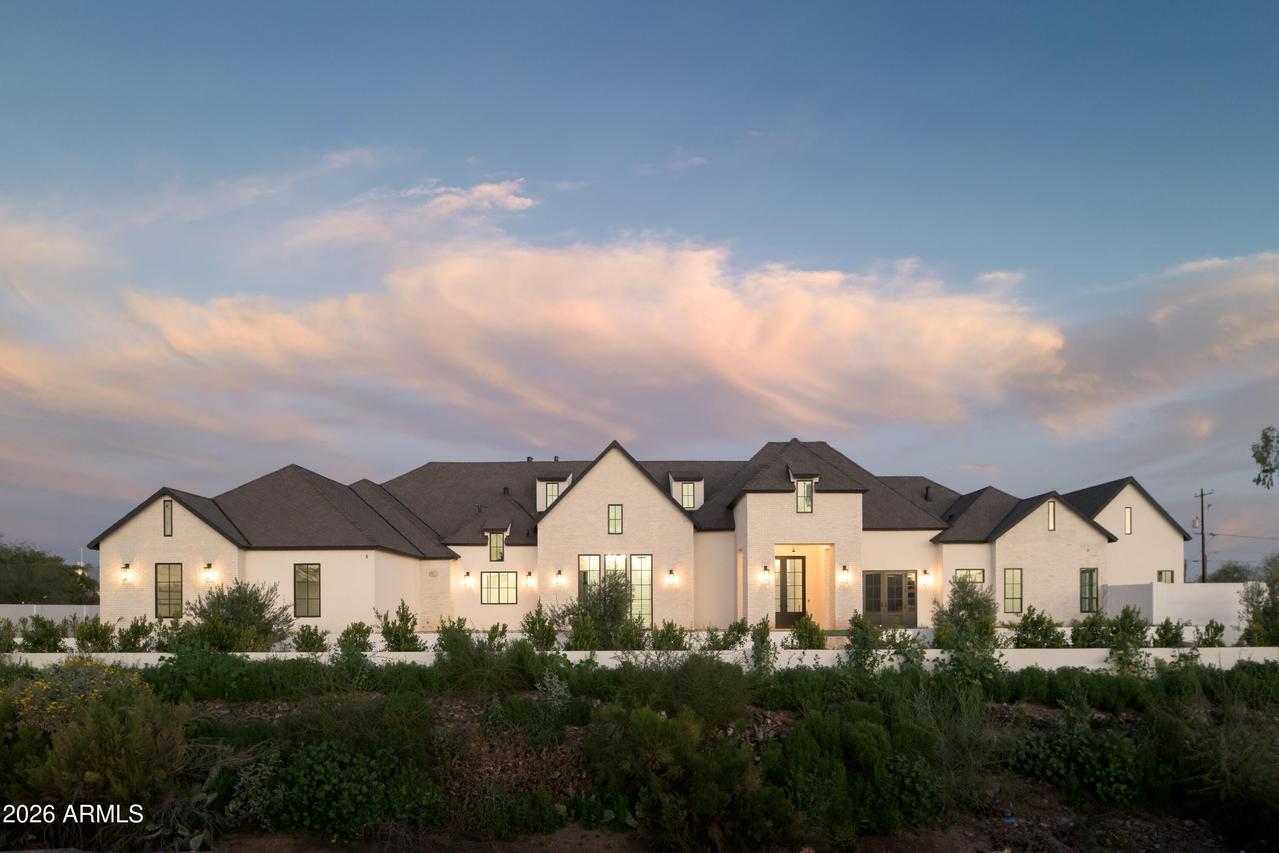 10229 N 64th St., Paradise Valley, AZ 85253