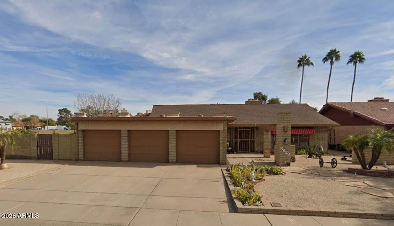 8629 N 49th Ave., Glendale, AZ 85302