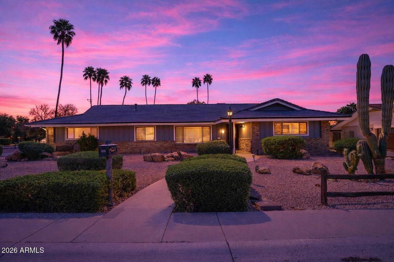 35 E Canterbury Ct., Phoenix, AZ 85022