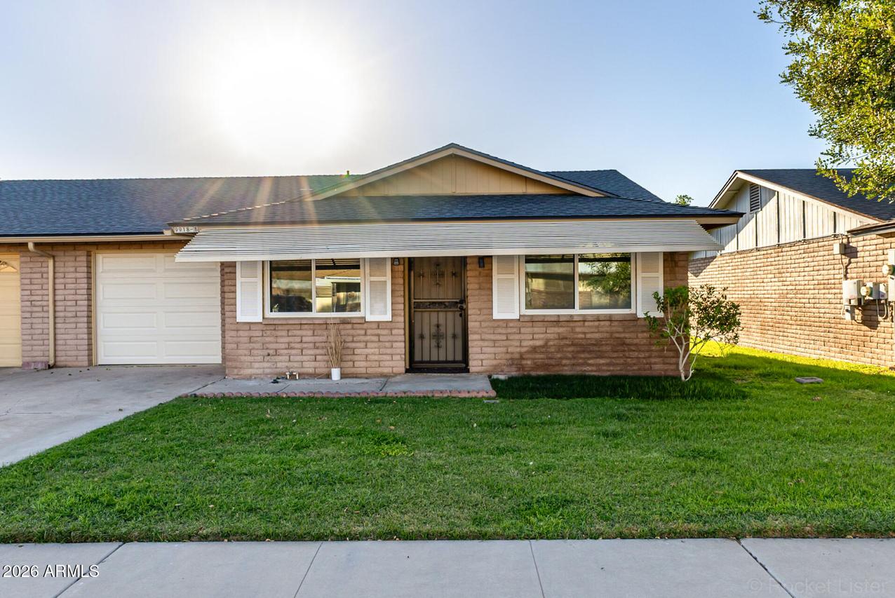 9918 N 95th Dr. #B, Peoria, AZ 85345
