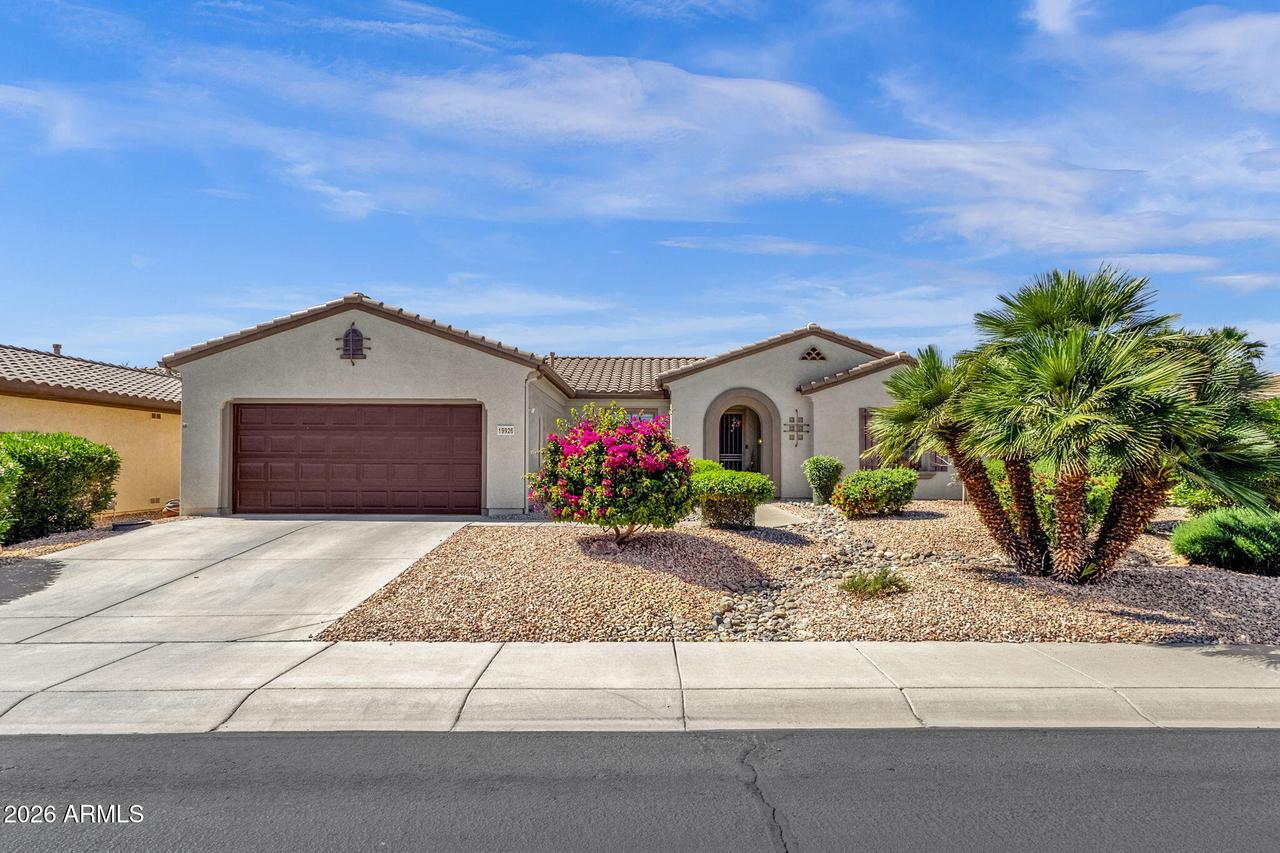 19926 N Crescent Way, Surprise, AZ 85374