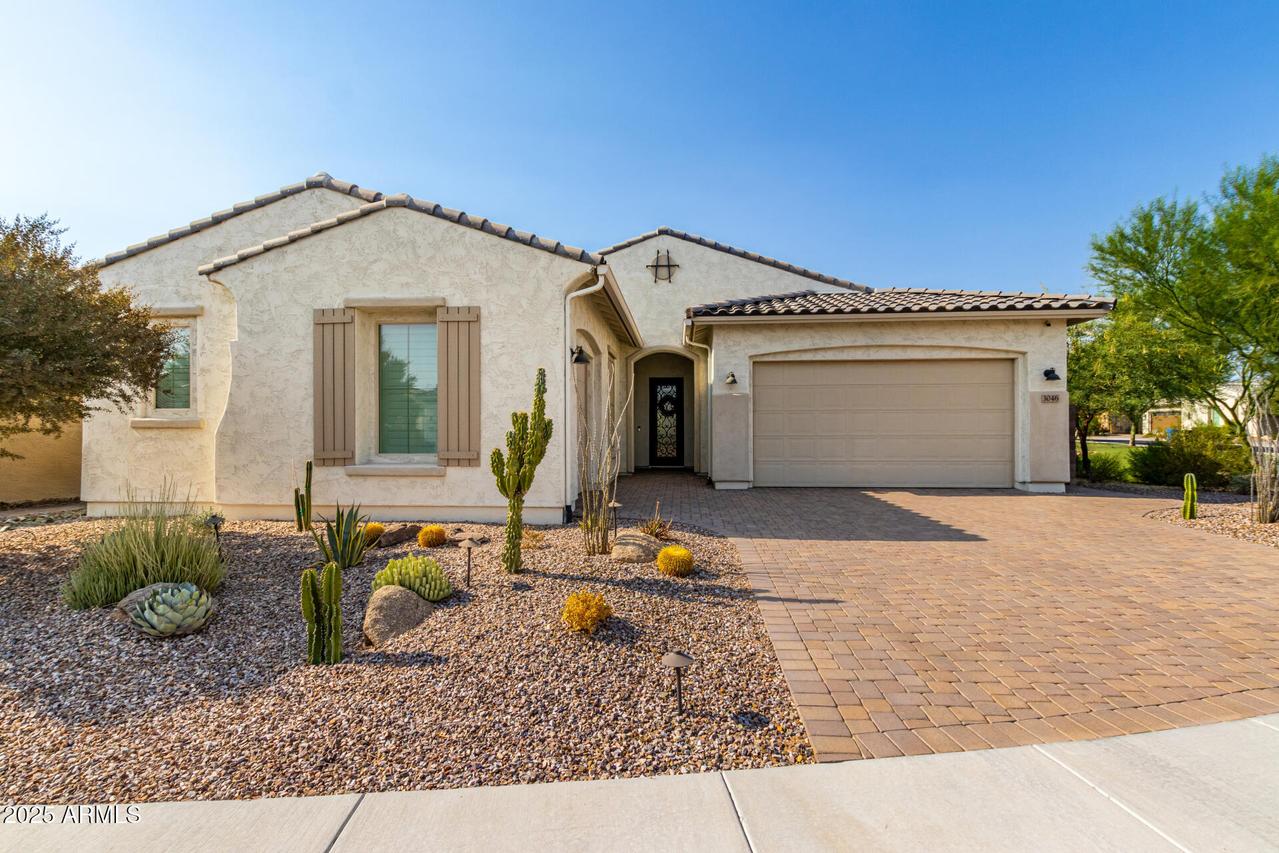 3046 E Crest Ln., Phoenix, AZ 85050