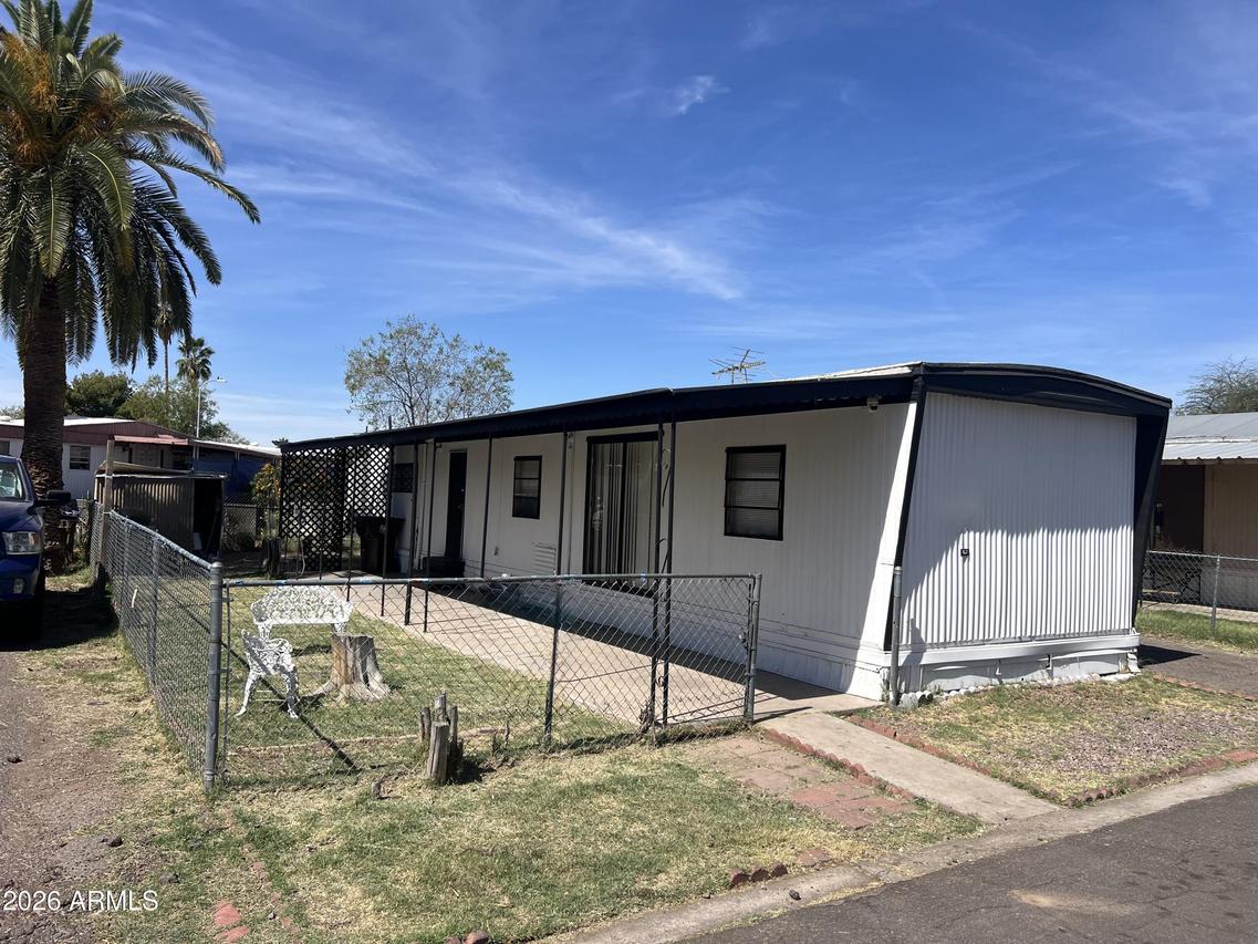 4211 W Roosevelt St. #142, Phoenix, AZ 85009