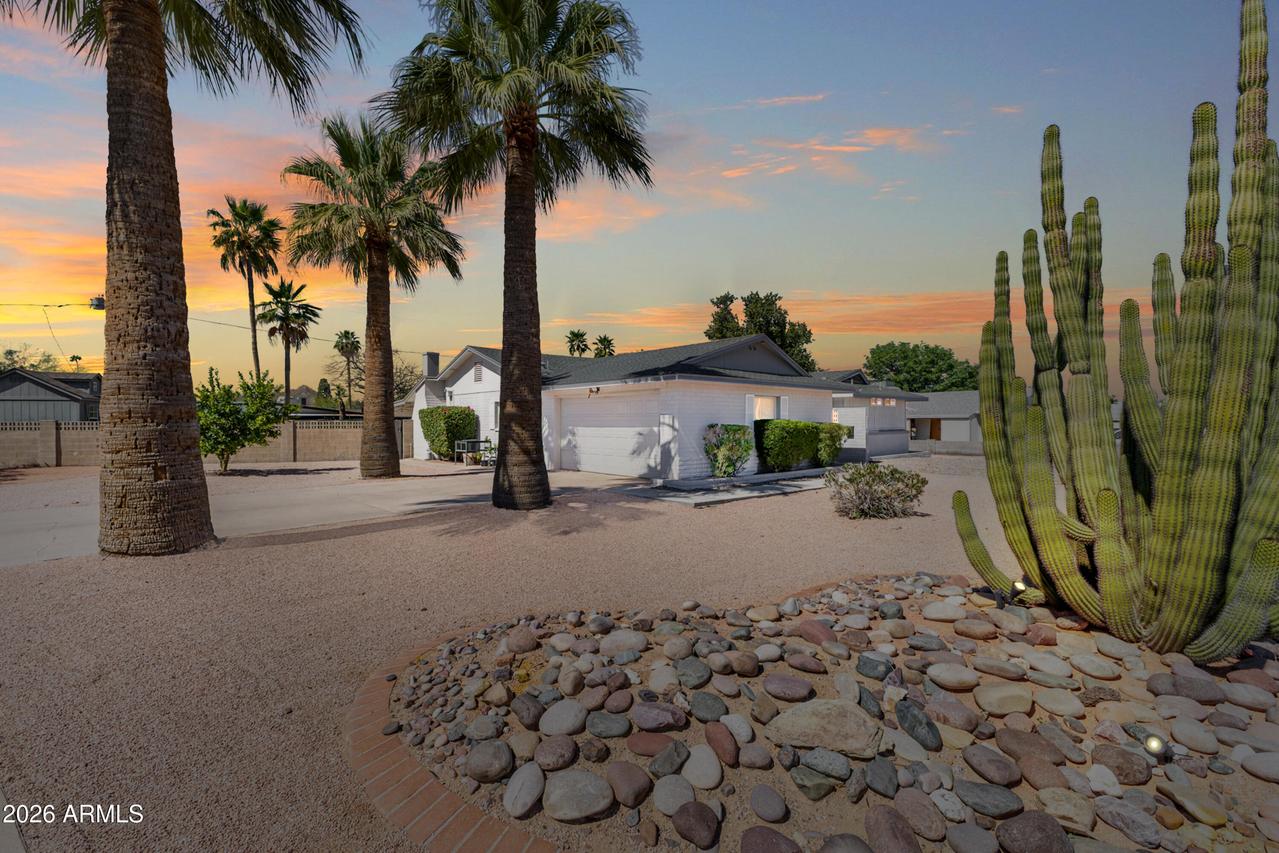 9832 N 29th St., Phoenix, AZ 85028