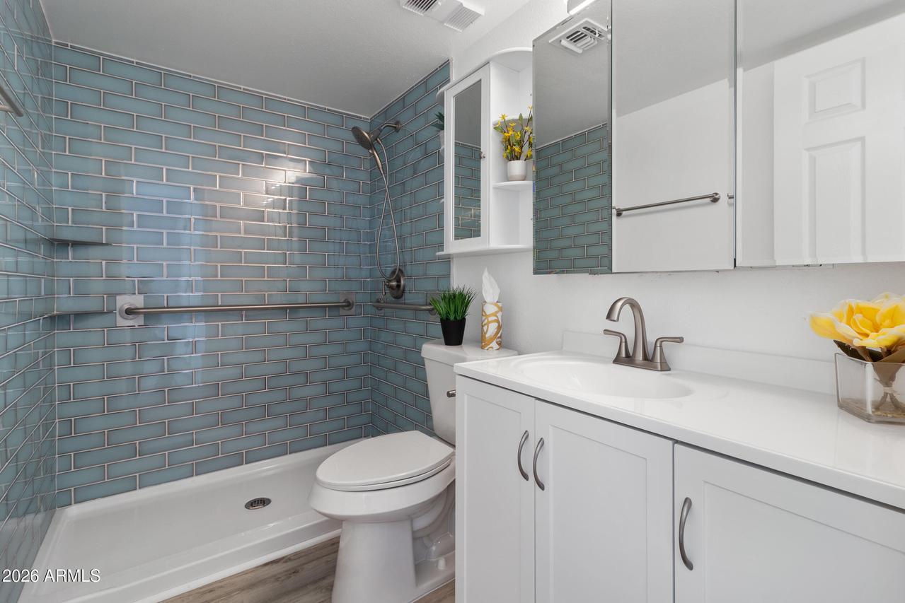 3033 E Devonshire Ave. #2033, Phoenix, AZ 85016