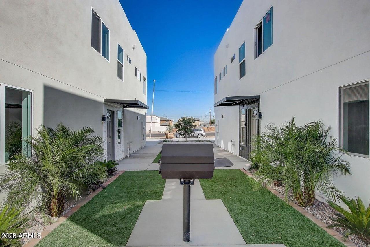 2509 E Broadway Rd., Phoenix, AZ 85040