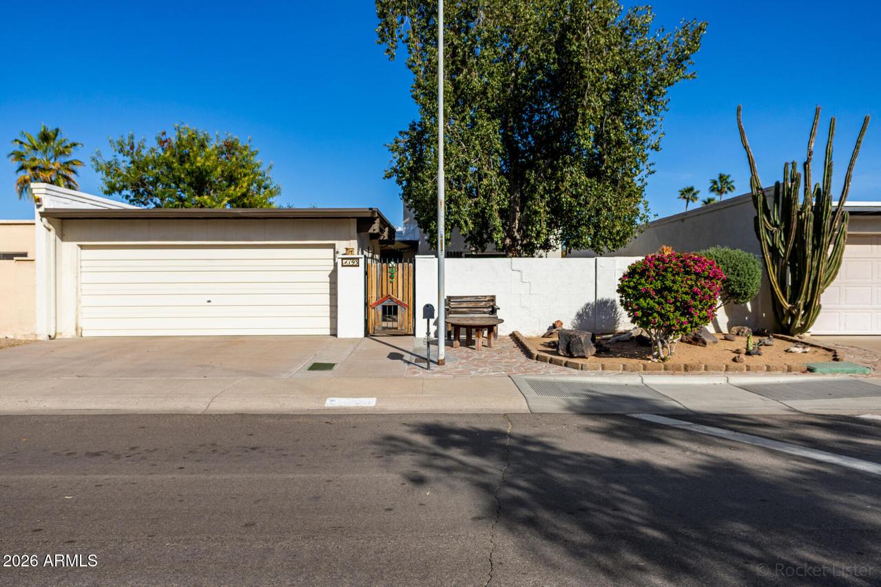 193 W Laguna Dr., Litchfield Park, AZ 85340