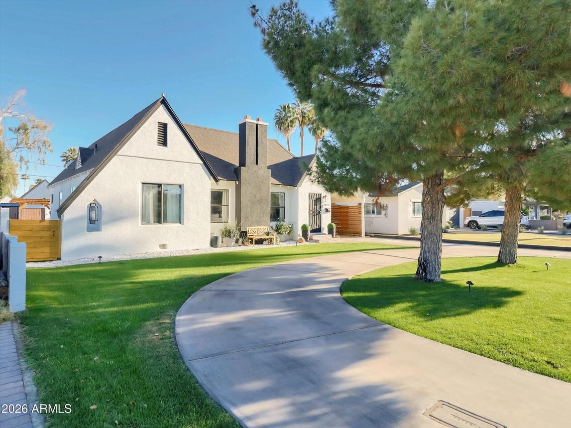 2204 E Whitton Ave., Phoenix, AZ 85016