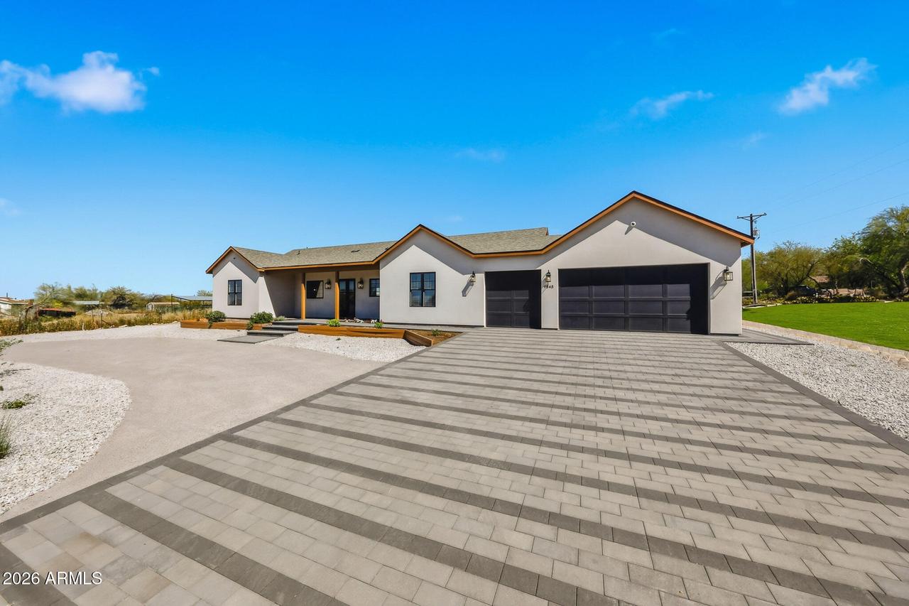 9845 S 31st Ave., Laveen, AZ 85339