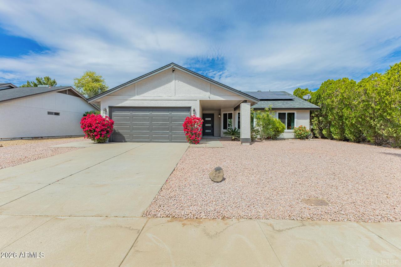 220 W Oraibi Dr., Phoenix, AZ 85027