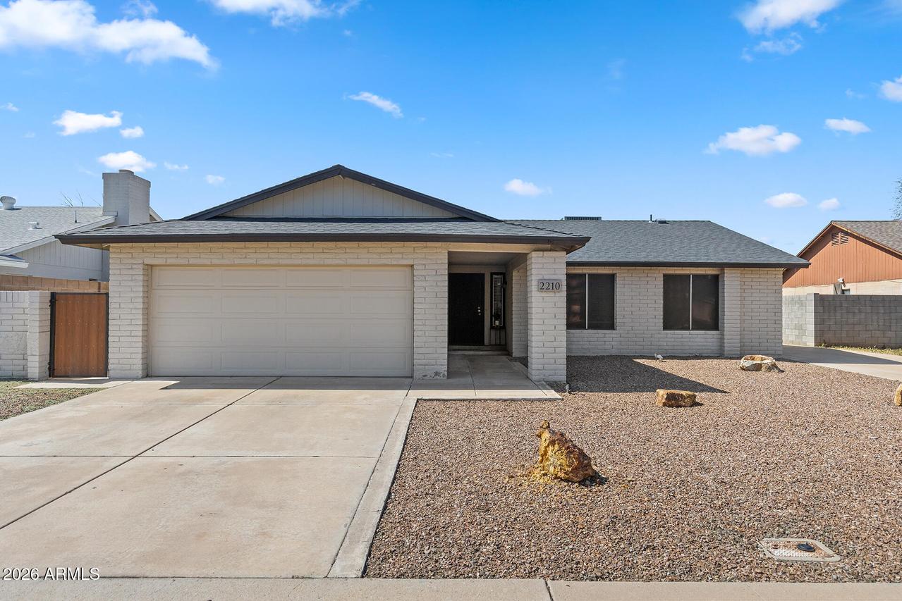 2210 E Edgewood Ave., Mesa, AZ 85204