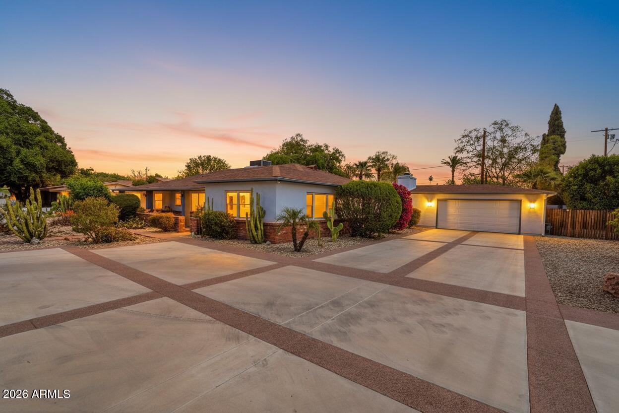 8001 N 5th Ave., Phoenix, AZ 85021