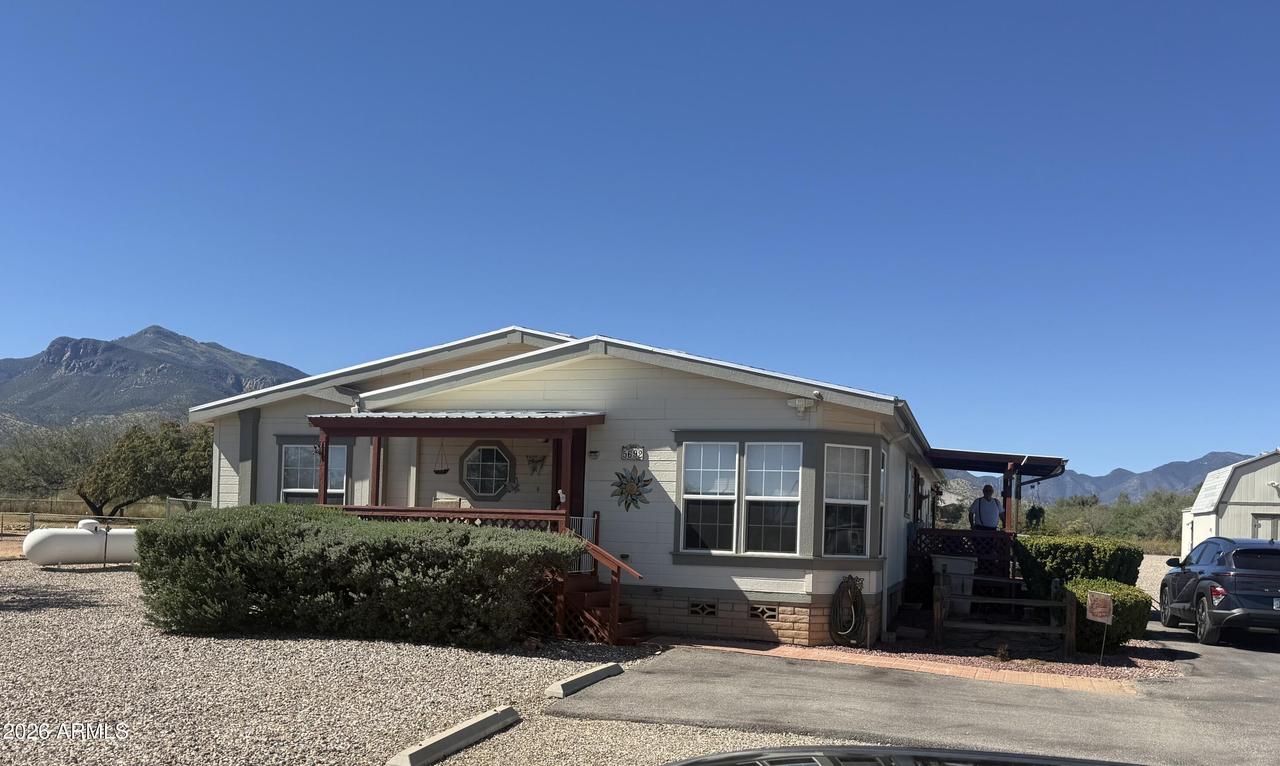 5692 S Camino Del Amor, Hereford, AZ 85615